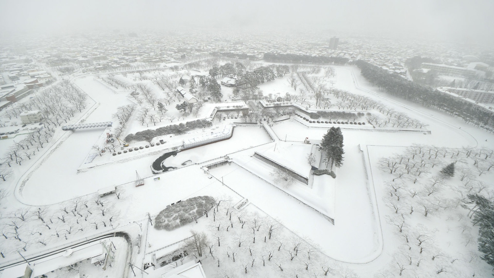 北海道五稜郭 雪幕中的星形輪廓（北海道）
