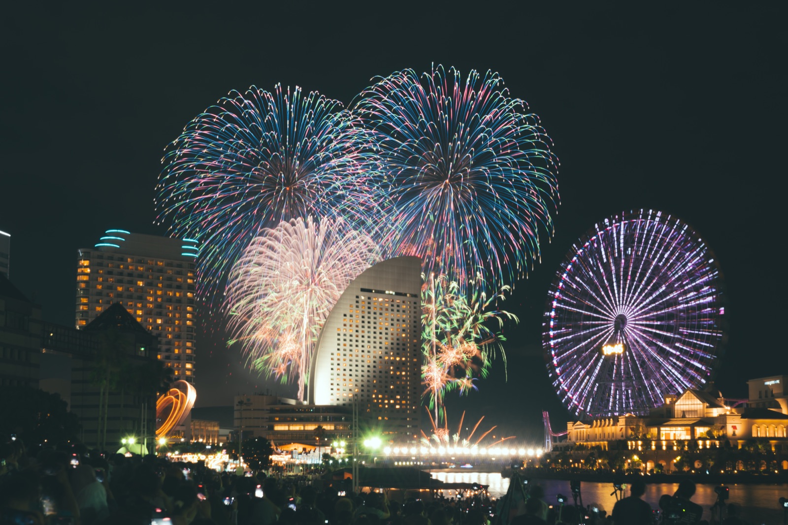 港灣未來的煙火祭典 神奈川都市夜空（神奈川県）