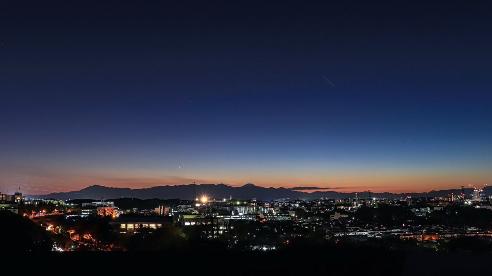 神奈川多摩丘陵魔法時刻 防人見返峠的夜景（神奈川県）