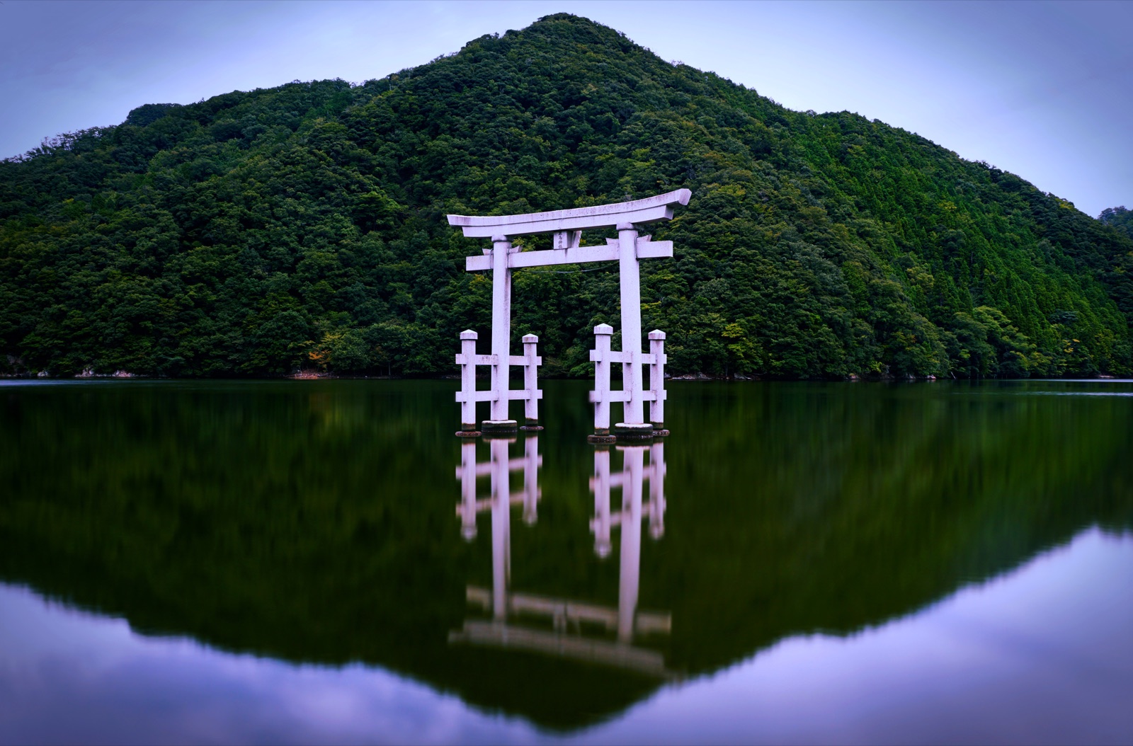 兵庫縣樂樂浦嚴島神社 鏡面水世界（兵庫県）