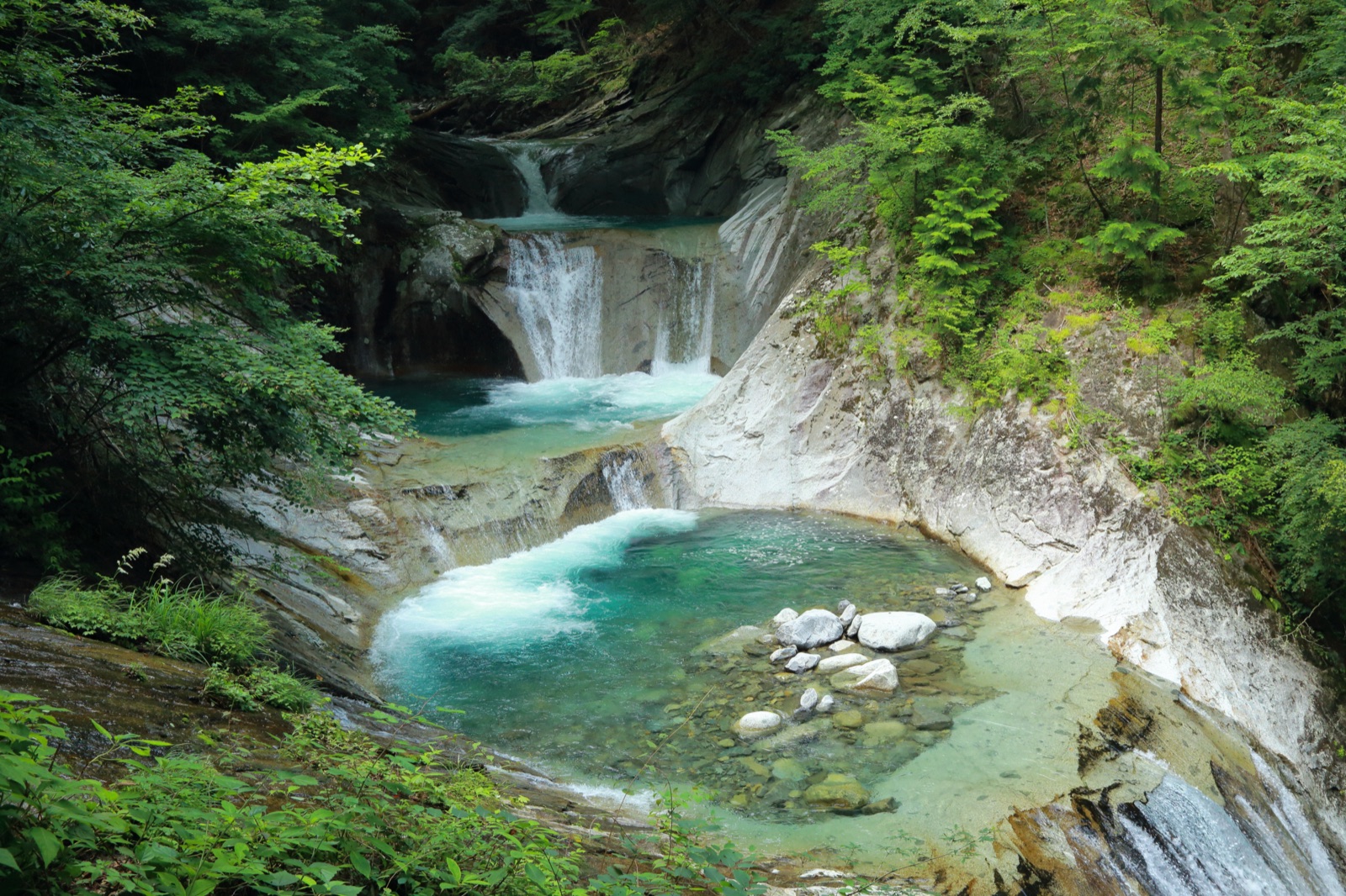 山梨縣西澤溪谷：溪谷幽深處（山梨県）