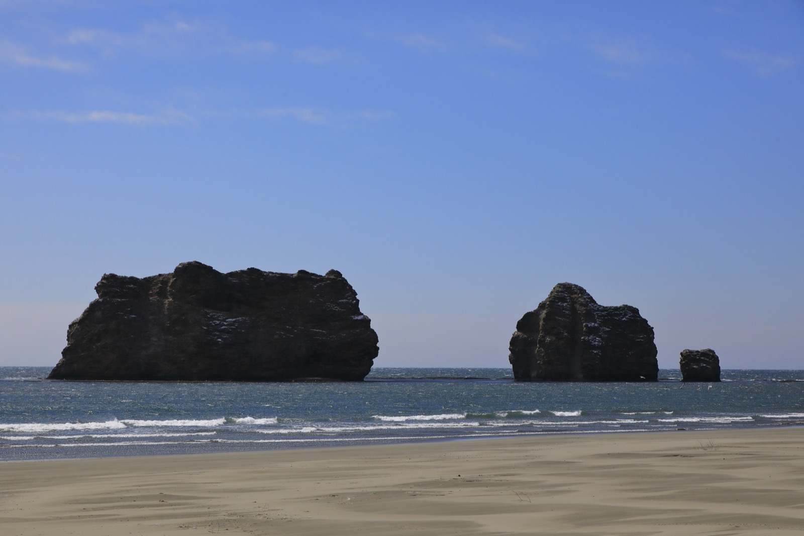 北海道親子岩：大海中的親密身影（北海道）