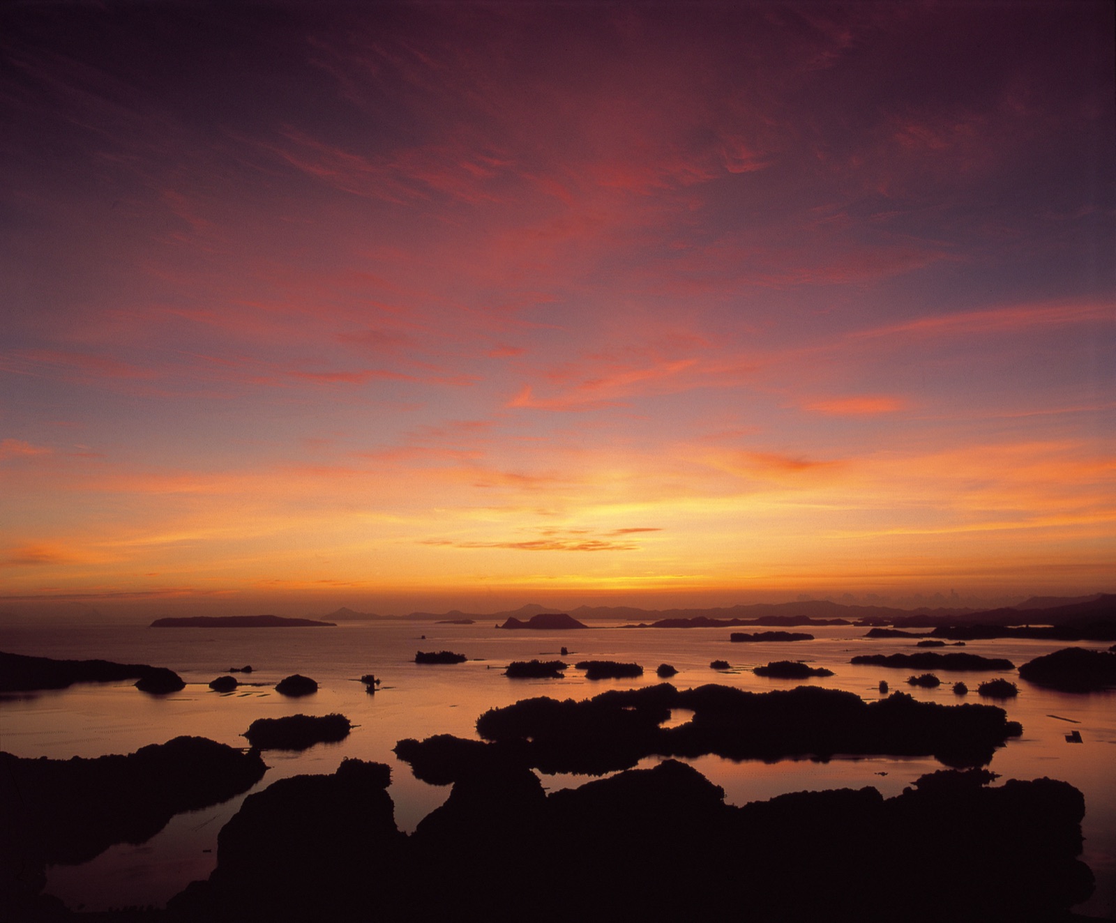 九十九島的夕景在長崎縣（長崎県）