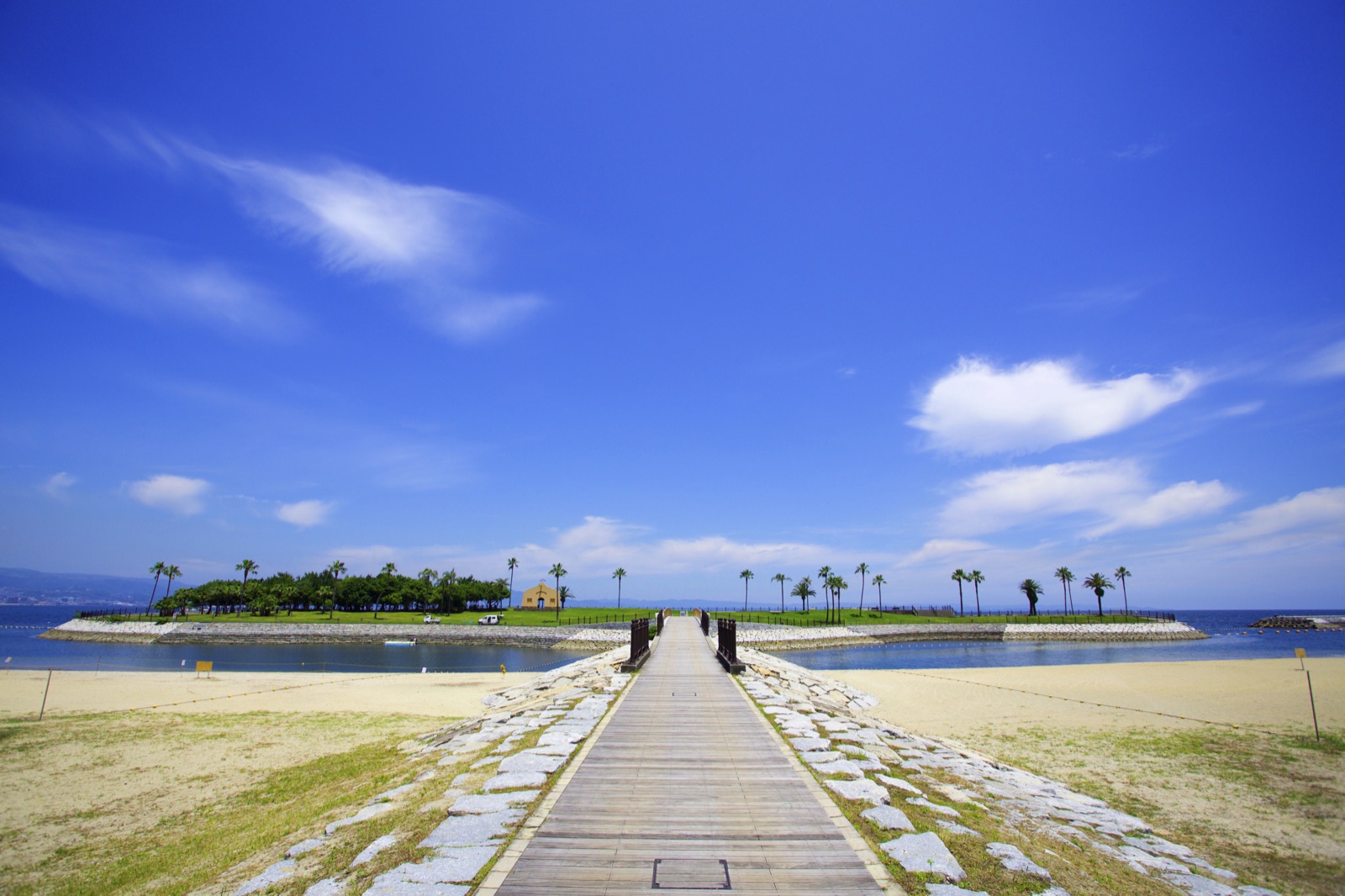 大分縣田之浦海灘的靜謐風景（大分県）