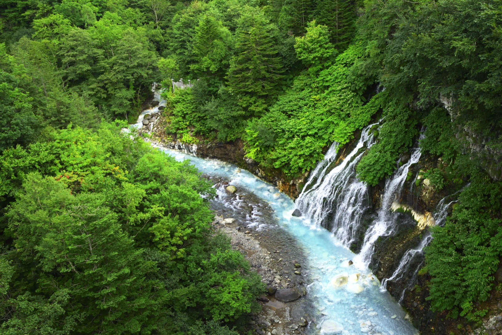 北海道白鬍子瀑布的靜謐時刻（北海道）