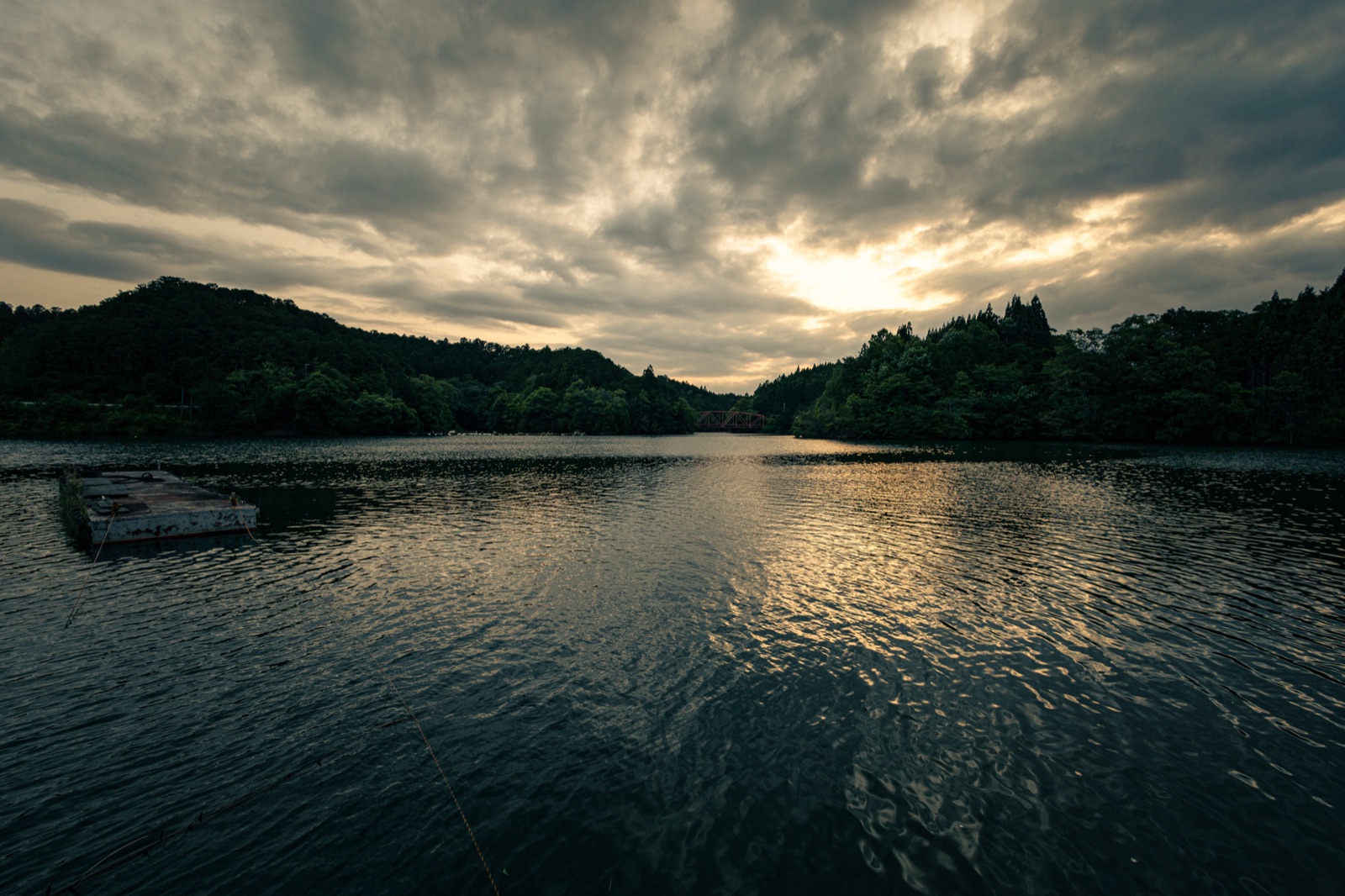 津風呂湖的四季鏡面——奈良縣的靜謐水景（奈良県）