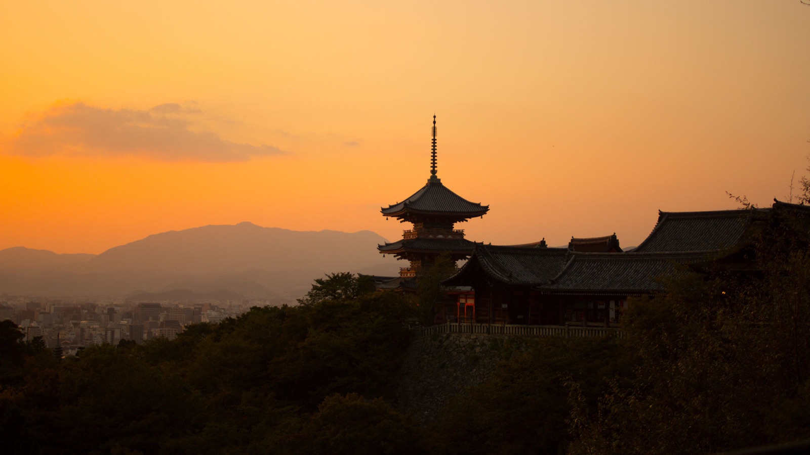 京都清水寺的建築與光影（京都府）