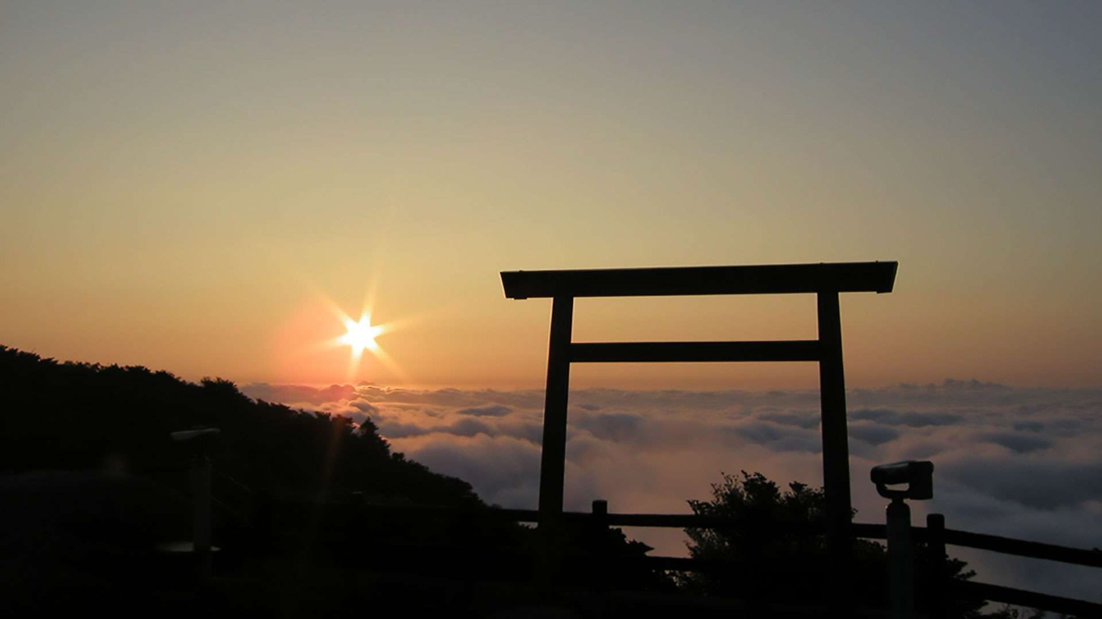 三重縣御在所嶽山上公園的靜謐風景（三重県）