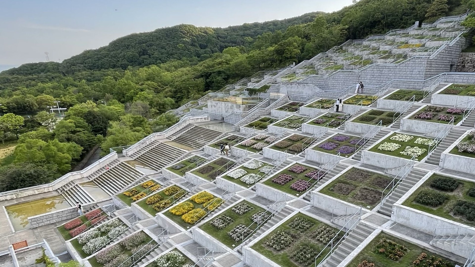 淡路夢舞台百段苑的階梯風景（兵庫県）