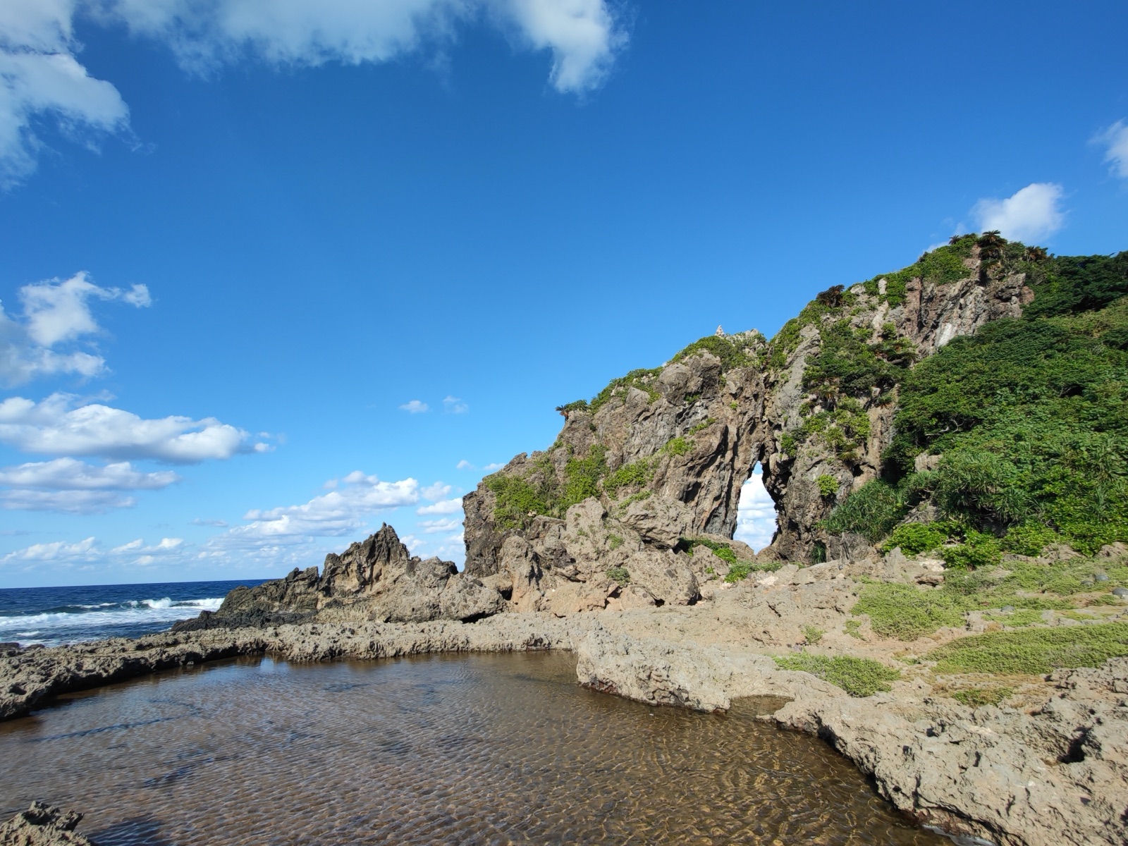 久米島的無言之地——米夫蓋（沖縄県）