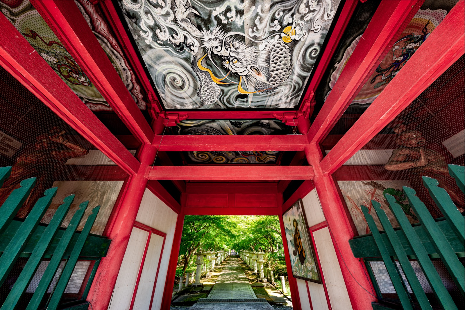 高山寺的山門框景——兵庫秋日漫步（兵庫県）
