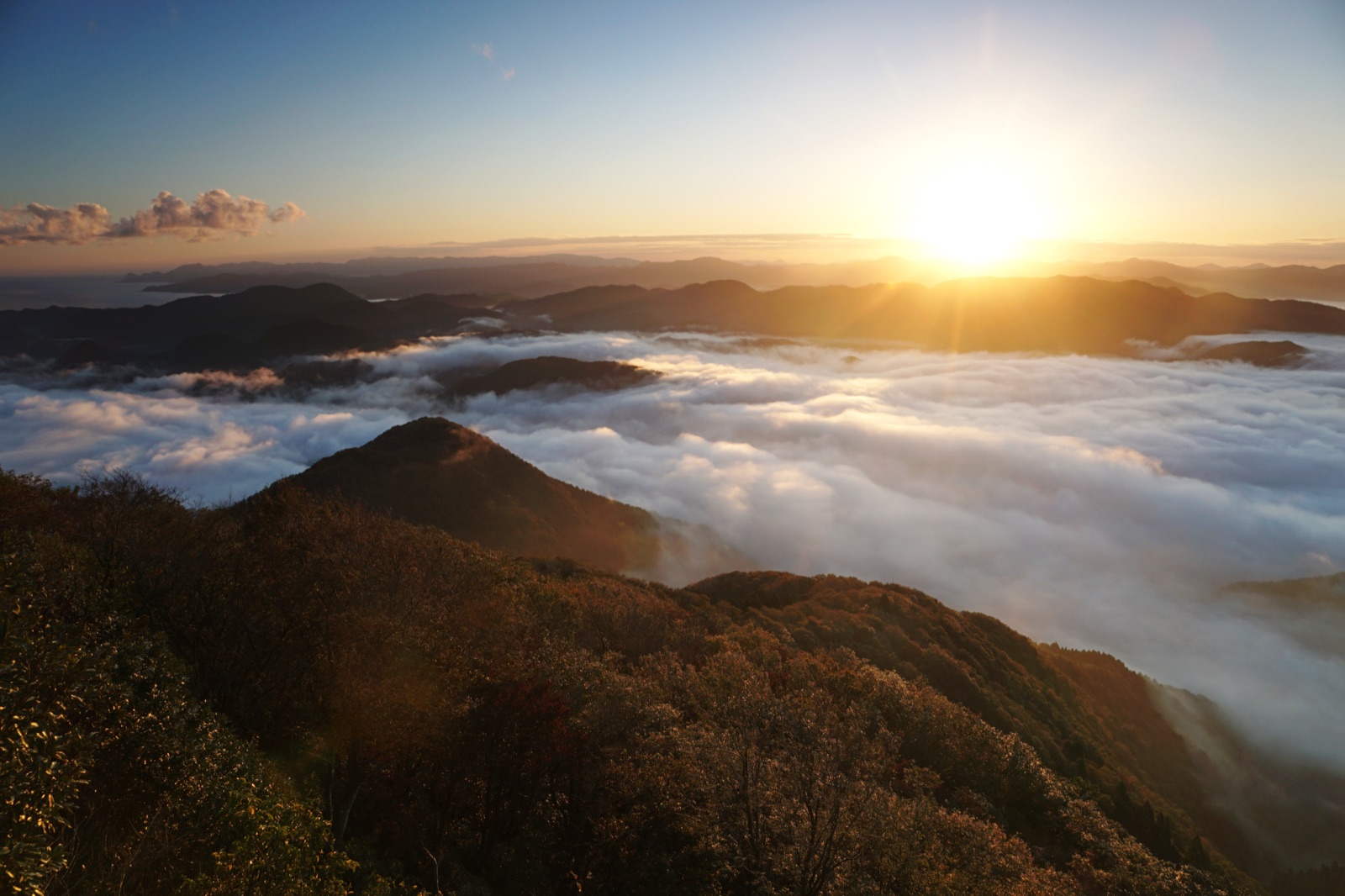 兵庫來日嶽 八疊岩眺望 山稜隱藏的景觀祕境（兵庫県）