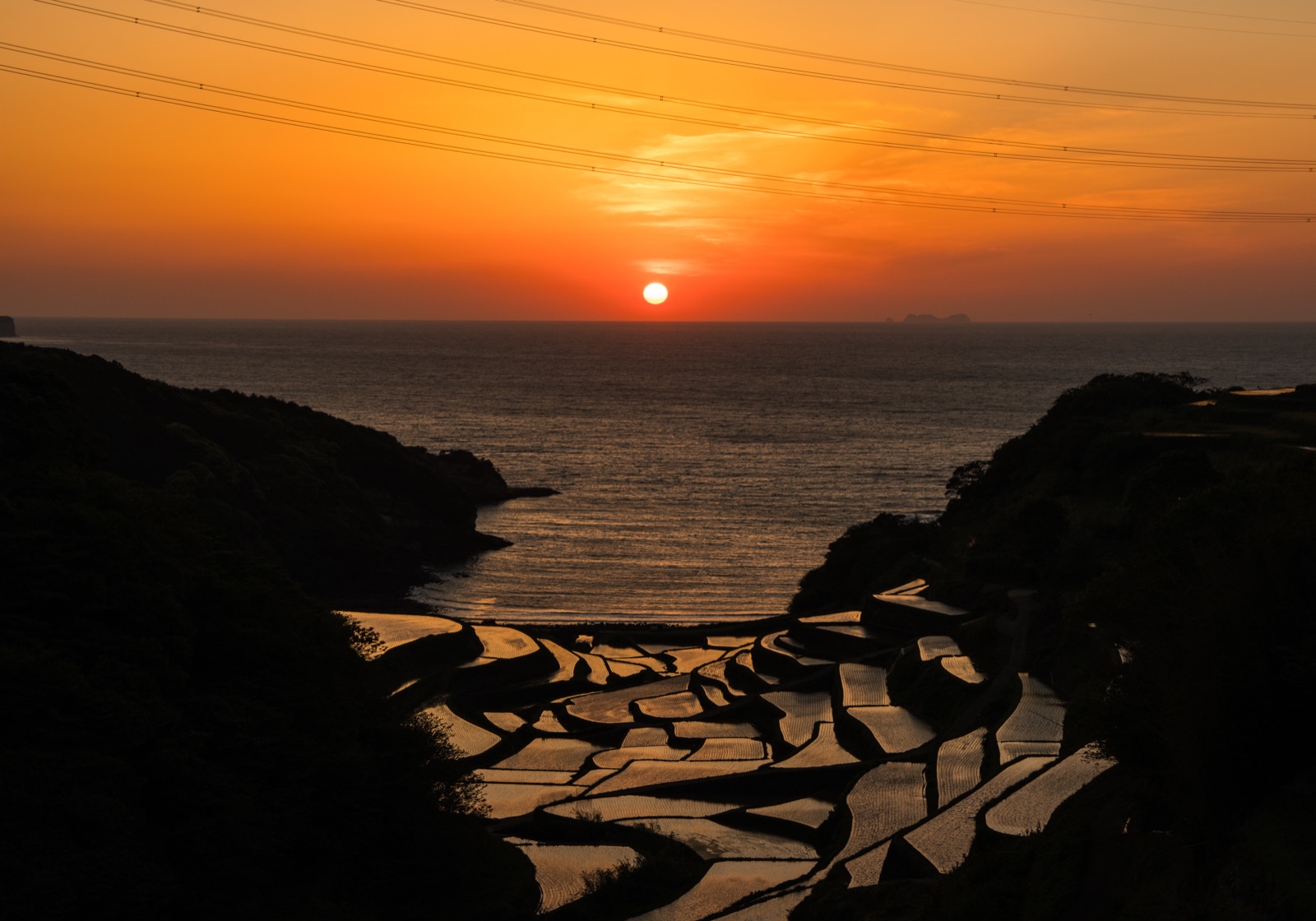 夕照下的水田之色——佐賀濱野浦的棚田（佐賀県）