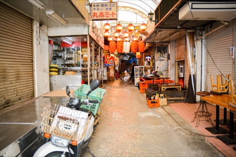 沖繩 那霸拱廊街 白晝裡的微醺時光（沖繩縣）