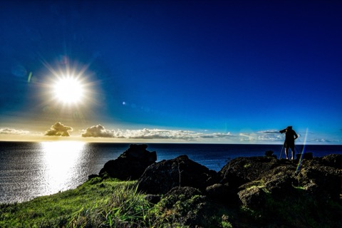 石垣島禦神崎 夕陽中浮現的神之道（沖繩縣）