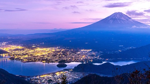 晚秋暮色 富士山與河口湖的光影對話（山梨縣）