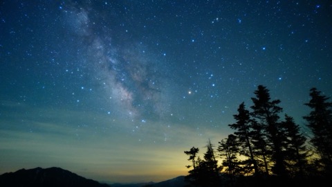 山巒之上的銀河——岐阜縣夜空（岐阜縣）