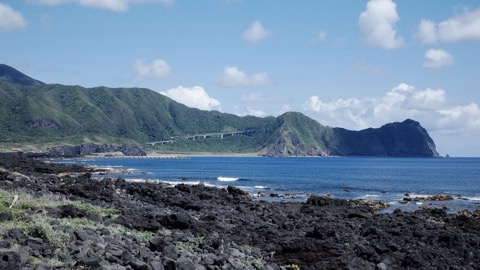 熔岩與橋樑的對話——八丈島環島公路之眺（東京都）