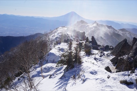 冬日鳳凰山 澄淨天地間的富士眺望（山梨縣）
