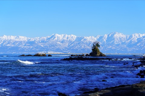富山縣雨晴海岸的靜謐風景（富山縣）