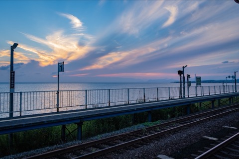 北海道離海最近的車站 北舟岡站夕陽美景（aachiii 攝）