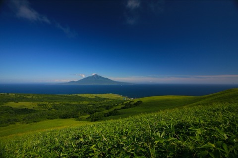北海道利尻島遠望——禮文島眺望的名峰（北海道）