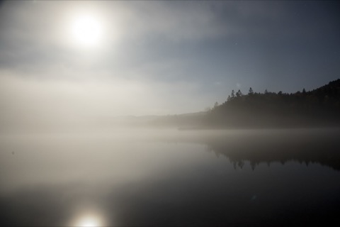 北海道夜晚的知美凱普湖靜謐風景（北海道）