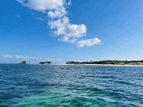 沖繩 KIN 海濱公園——八百公尺海灣的透明（沖繩縣）