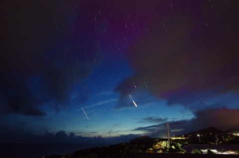 夕暮時分，星辰降臨八丈島