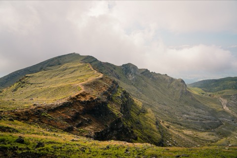 熊本阿蘇山中嶽的壯闊山景