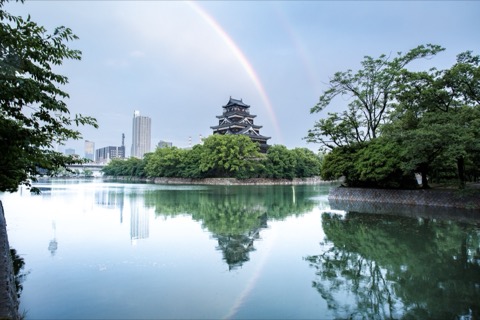 虹の広島城