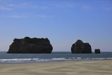 北海道親子岩：大海中的親密身影（北海道）