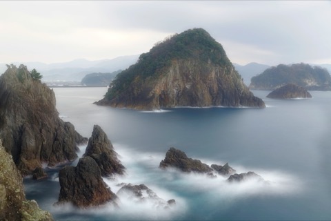 霧雨中的沉靜 兵庫縣山陰海岸的幽玄時刻（海岸）