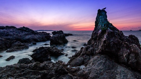 新潟粟島夕照 靜謐中的天空魔法時刻（新潟縣）
