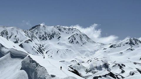 立山黃金週 雪山淨白如初（富山縣）