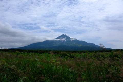 北海道利尻山 雲散後的山頂漸次浮現（Charlie_or_Y-N 攝）