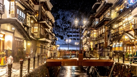 銀山温泉
