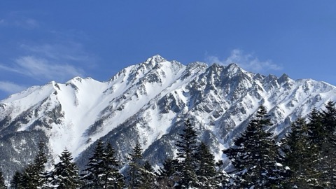 西穂高嶽的靜謐山景（Yashiro_Hino 攝）