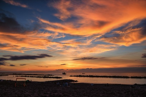 新潟海岸盛夏夕景 幻想光影的寧靜時刻（海岸）