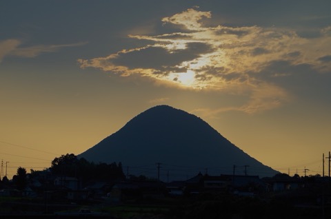 讃岐富士飯野山的靜謐風景（香川縣）