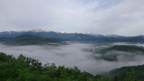 山形飯豐山與山麓集落的靜謐風景（山形縣）