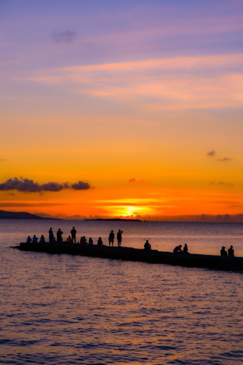 梅雨後的沖繩竹富島 西棧橋夕照（沖繩縣）