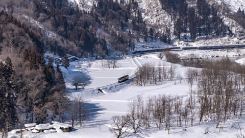 飯山線冬日：長野新潟邊界的雪白時刻（溫泉）