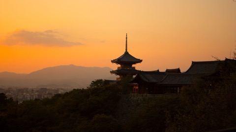 京都清水寺的建築與光影（京都府）