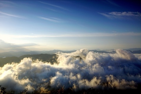 兵庫豐岡盆地 晨曦中上升的雲海奇景（兵庫縣）