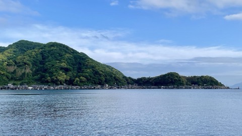 京都伊根的船屋：水上人家的靜謐風景（Yuto 攝）