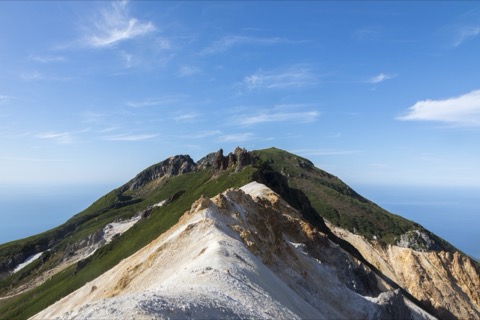 知床連山縱走路 山稜上的寂靜時刻（北海道）