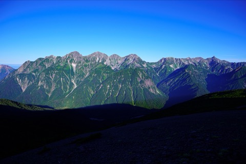 從蝶嶽眺望長野縣山嶽風景（SHori 攝）