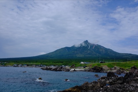北海道仙法志御崎公園眺望利尻山（Charlie_or_Y-N 攝）