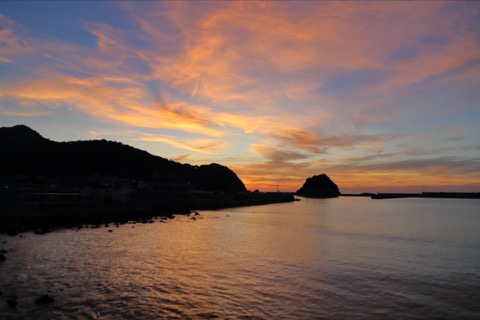 日本海漁港夕照—京都京丹後網野港的暮色（京都府）